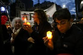 Marcha de antorchas en defensa del Hospital Garrahan. @tiempoarg