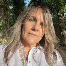 Aimee Perez's Instagram, Twitter & Facebook