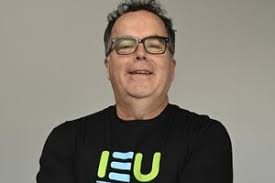 Literacy giant under fire for defending 'discredited' approach to reading  instruction — EducationHQ