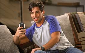 Sing me a murder (2005) (tv), revenge (2004), breaking dawn (2004), charmed (2003) tv, are you a serial killer (2002) peck was born in honolulu, hawaii. Grandfathered Josh Peck Talks Bromance With John Stamos Possible Drake Josh Reunion Ew Com