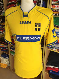 L'hellas verona football club, meglio noto come hellas verona o più semplicemente verona, è una società calcistica italiana con nell'estate del 1958 il verona assorbì un club minore veronese, l'a.s. Hellas Verona F C Maglia Da Trasferta Maglia Di Calcio 2004 2005