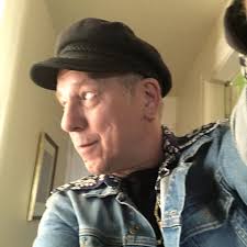 Michael Moss (@cosmicmoss) • Instagram photos and videos