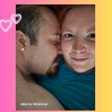 Amanda Carleton's Instagram, Twitter & Facebook