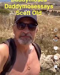 Fake baby formula seller using stolen photos