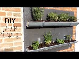 Diy Jardin Aromatique En Gouttieres Jardin Aromatique Diy Jardin Potager Vertical