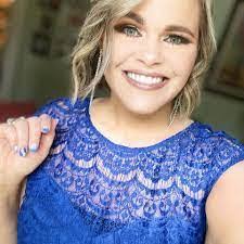 Carrie Lively's Instagram, Twitter & Facebook