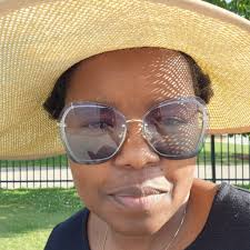 Entertaining banjo busking at Uber red lights