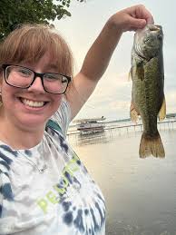 What are some great fishing spots in the area?