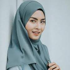 Pilih satu link dari 15 daftar dibawah untuk streaming video klip mp4 di metro musik, detail informasi dan kumpulan full album lagu terkait. All Wany Hasrita Lyrics Ms L Hit Com L Hit Com Lyrics