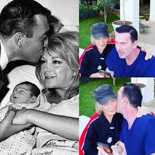 Filiz Akın, Türker İnanoğlu bebekleri İlker İnanoğlu. Yıl 1965-2020.