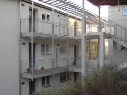 Die wohnung erstreckt sich über das gesamte 3 Zimmer Wohnung Zu Vermieten Seitenhalde 14 72793 Pfullingen Reutlingen Kreis Mapio Net