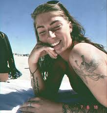 Profili për Lauren Elwell