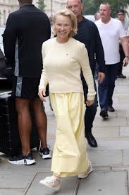 Did kyootbot get surgery reserved her Pasadena area; it