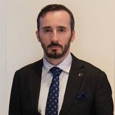 Abrdn Grubu, yakın zamanda uluslararası göçmen işçi ve para transferleri  eğilimleri üzerine bir rapor yayımladı; Profesör Mehmet Hüseyin Bilgin,  yapısal değişim analiz modeliyle hane halkı ekonomik değişikliklerini  inceledi. Asistan Serin Altay, IMF,