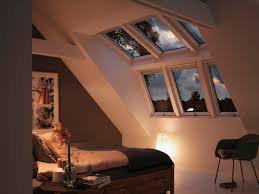 Sterrenhemel in de avond als je je bed onder de glazen dakkapel plaatst. Dakkapel Boer Staphorst Alles Voor Thuis