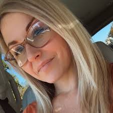 When do you start disciplining and how do you do it? My daughter will be 3  in December and I just can't disciple her. I think it's because of her  diagnosis. I