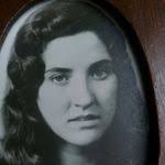 Doris Tavares's Instagram, Twitter & Facebook