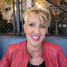 carly stenner just walked up cross st by workies , been out with dog down  goodwin