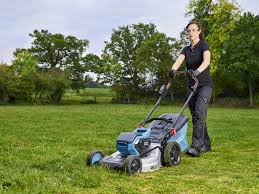Masina de tuns iarba electrica este importanta pentru cei care isi fac griji pentru protejarea mediului. Masina De Tuns Gazon Electrica 46 Cm 36 V Erbauer Brico Depot
