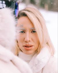 All black in the heat with @jess.bain #torontomodel #lifestyle #fuji  #portrait #fashionart