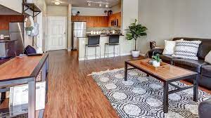 With tons of great amenities and an array of furnished floor plans to choose from, you'll love calling hilltop home. Ut Austin Apartments 26 West Austin Tx