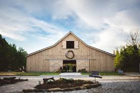 Barn Wedding Ohio The Premier Rustic Barn Wedding Venue In Northeast Ohio Ohio Wedding Venues Barn Wedding Venue Rustic Barn Wedding