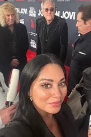 Maria Cassinelli's Instagram, Twitter & Facebook