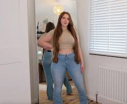 Lois Fit - Free pics, galleries & more at Babepedia