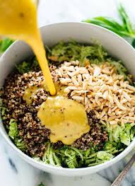 Salade De Brocoli Au Quinoa Avec Vinaigrette Au Miel Et A La Moutarde Rezepte Salate Gesund Leckere Gesunde Rezepte