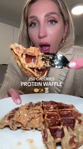 Delicious Protein Waffle Recipe with Banana and Eggs