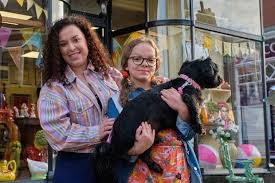 In the trailer for the programme, it shows tracy to be confronted with her childhood enemy justine littlewood. My Mum Tracy Beaker First Look At Tracy Beaker And Daughter Radio Times