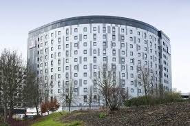 We're perfect for a flying visit or a handy base for all the business and leisure locations of london and the south east. Premier Inn North Terminal Hotel Located Close To The North Terminal Gatwick
