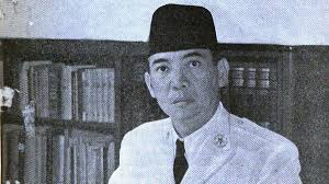 Soekarno lahir pada 6 juni 1901 di surabaya, jawa timur. Malaysia Boneka Inggris Alasan Soekarno Tak Menerima Kemerdekaan Tetangga