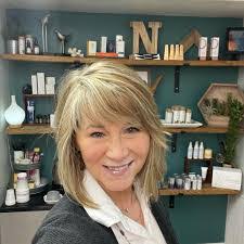 Cindy Menefee's Instagram, Twitter & Facebook