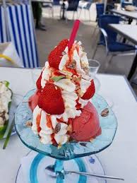 Une Des Rares Brasseries De La Cote D Emeraude Qui Soit Face A La Mer Avis De Voyageurs Sur Le Glacier Dinard Tripadvisor