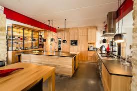 Cuisine sur mesure prix meuble cuisine pas cher cbel cuisines. Inspiration Cuisines En Bois Massif Plus Que Jamais Au Gout Du Jour Lilm
