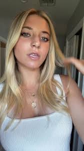 Anna Halter's Instagram, Twitter & Facebook