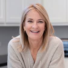 Suzi O'Brien, Real Estate Agent