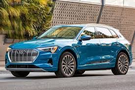 Suv Eletrico Da Audi Chega Em Abril Por R 460 Mil Com Bateria Que Pode Ser Recarregada Em 40 Minutos Audi Suv Bmw