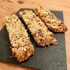 Barres De Cereales Maison Healthy Recette En 2020 Barre De Cereales Barre De Cereales Maison Faire Fondre Du Chocolat
