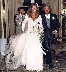 Rachel Hunter Finally On The Mend After Revealing She Suffered Inflamed Heart Following Split From Ex Fiance Celebrity Wedding Dresses Celebrity Wedding Photos Famous Wedding Dresses
