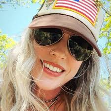 Gorra clásica de camionero de perfil medio con bandera de EE. UU.