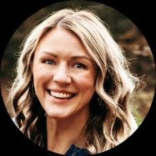 Hallie Henry's Instagram, Twitter & Facebook