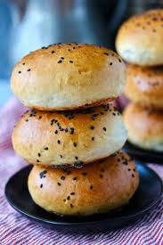 Black And White Bagel Flavor White Rye Sandwich Buns With Black Sesame Seeds In 2020 Deli Style Sandwiches Bagel Toppings Sandwiches
