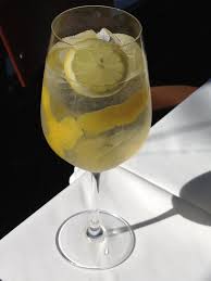 Mix together chilled wine and fizzy water. Italian White Wine Spritzer Recipe
