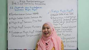 Bangunan apik yang satu ini tentunya mempunyai bentuk dan juga fungsi yang berbeda dengan gapura lainnya yang ada di kerajaan majapahit. Sejarah Tingkatan 5 Kssm Bab 3 3 2 Sejarah Dan Kedudukan Institusi Majlis Raja Raja Youtube