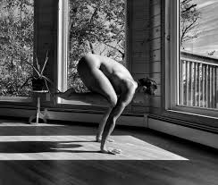 Puoi creare e condividere la tua playlist riunendo video da diverse piattaforme. Yoga Al Desnudo La Ultima Tendencia Que Arrasa En Instagram