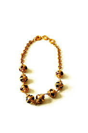 Collier Baroque Yves Saint Laurent Perles Dore Et Emaille 1980s Retro Necklaces Yves Saint Laurent Vintage Necklace