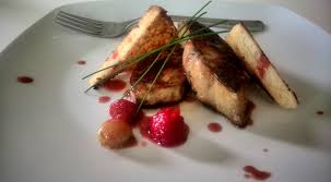 Cutlet of natural foie gras with onion marmalade and passito di verdea wine sweet of the day of our production/coffee and digestifriserva red wine, 14.5% vol: Scaloppa Di Foie Gras Al Moscato Di Scanzo Uva Spina E Toast Francese Mangiare Da Dio Magazine Stefania Buscaglia