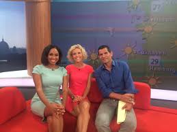 Jana pareigis (born june 23, 1981 in hamburg) is a german journalist and television moderator. Jana Pareigis En Twitter Huuchhh Top Thema Zeit Und Ich Sitze Immer Noch Auf Dem Morgenmagazin Sofa Meine Erste Spatschicht